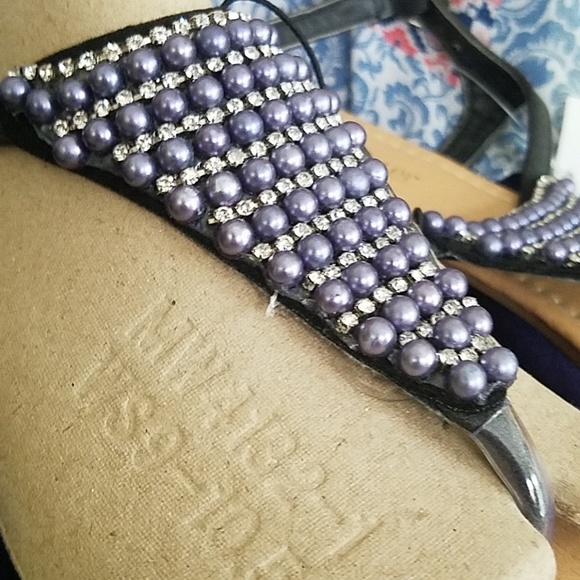 🔥5/$25 Sale OLIVIA MILLER Embellished Sandal NWOB - Picture 6 of 7